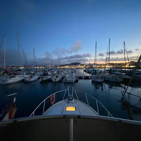 Corralejo Boat Experience بوتيل لا أوليفا